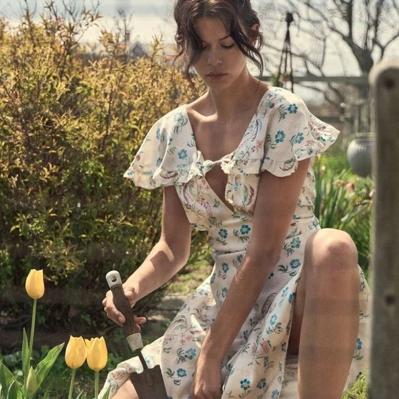 Doen_100% Silk Floral Ruffle-Sleeve Midi Dress in Cream - Picture 1 of 8